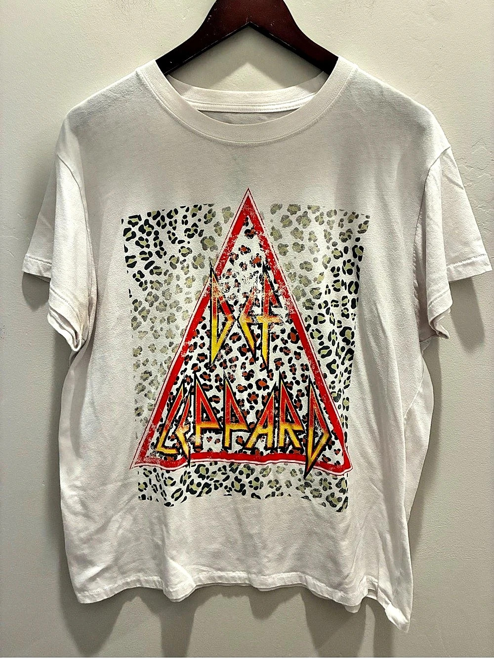 Def Leppard Leopard Triangle Graphic Tee White & Red XL